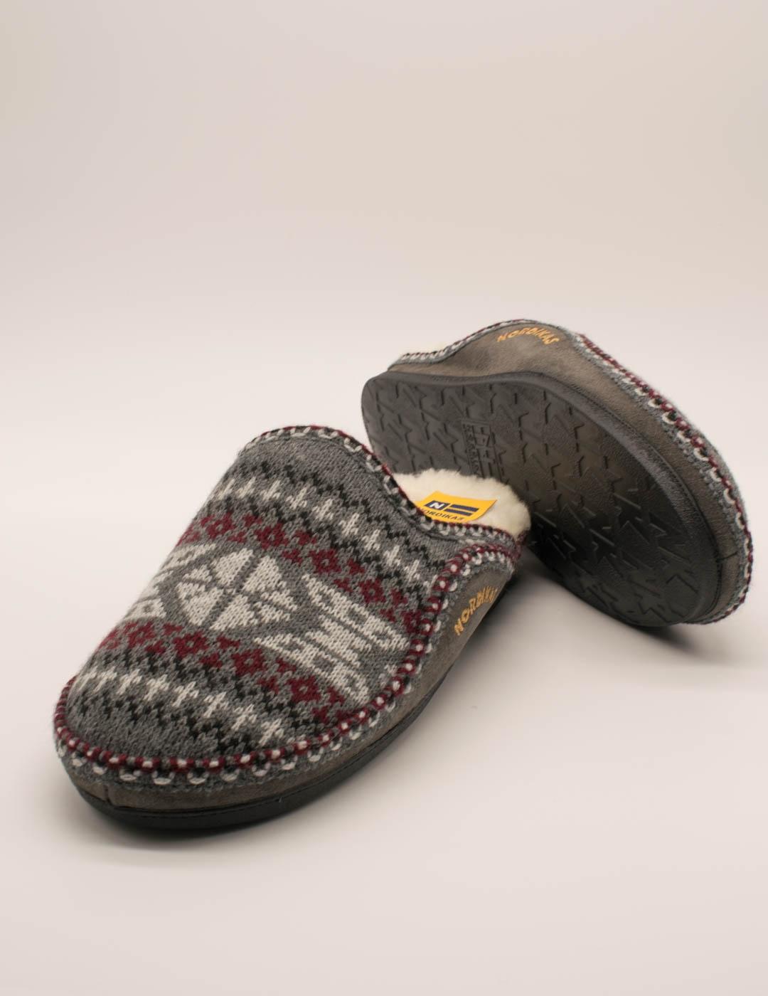 Zapatilla Nordika´s 2502 azteca gris de hombre.