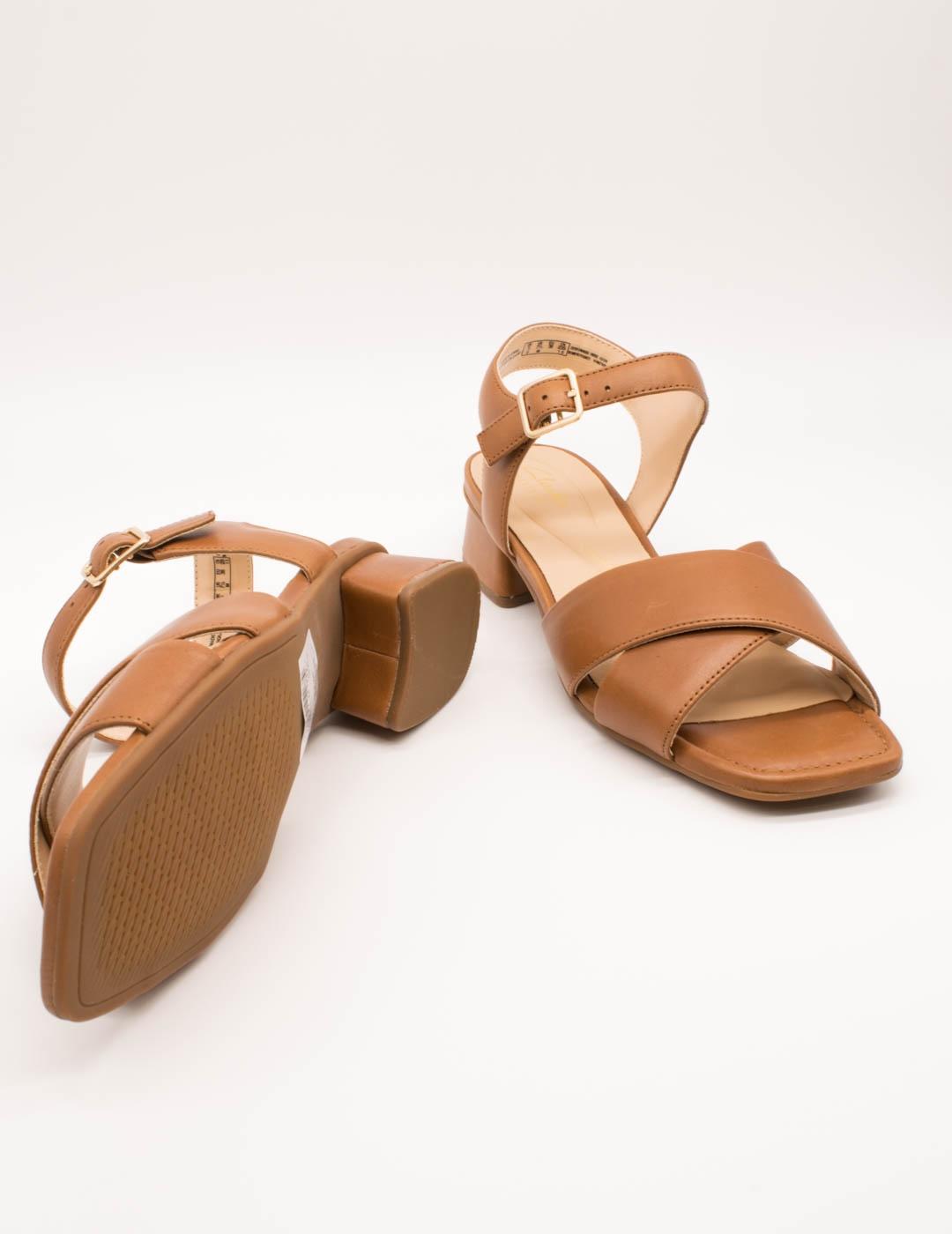 Sandalia Clarks 26181346 Serina35 Cross Tan de Mujer