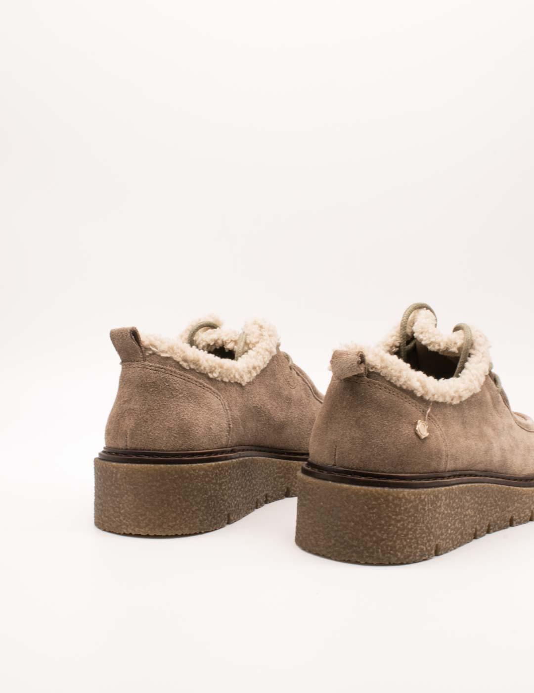 Zapato Carmela 162669-04 Taupe de Mujer