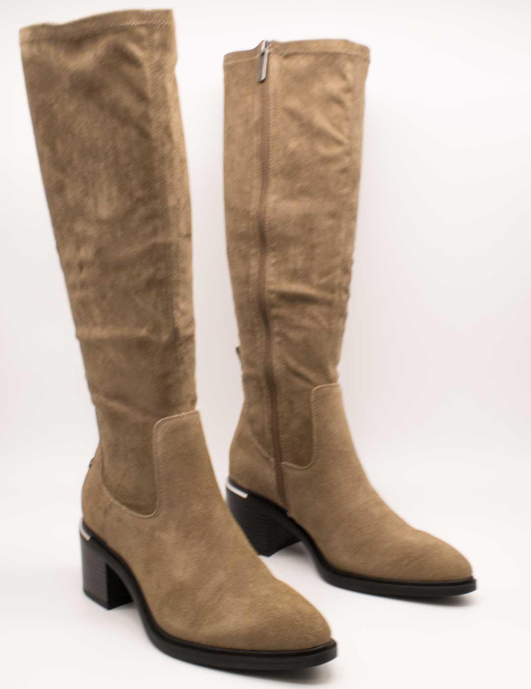 Bota Carmela 162646-01 Taupe de Mujer
