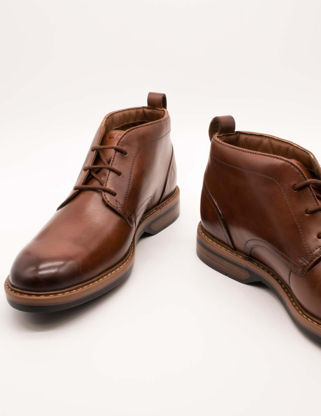 Botín Clarks 26178425 Aldwin Chukka Mid Tan Leather de Hombr