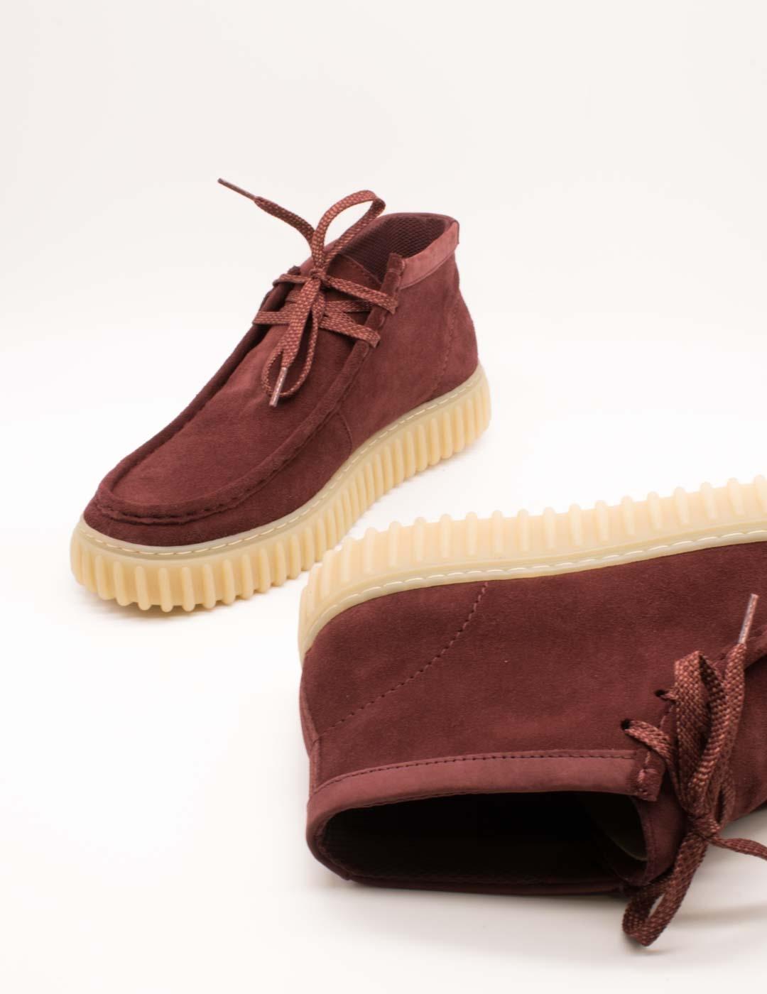 Botín Clarks 26183423 Torhill HI Wine Suede de Hombre