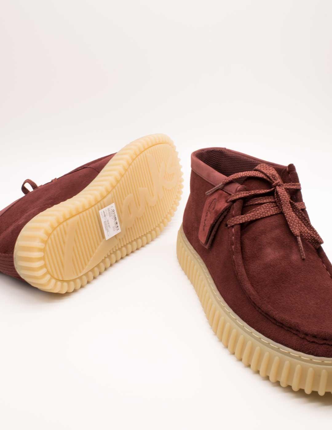 Botín Clarks 26183423 Torhill HI Wine Suede de Hombre